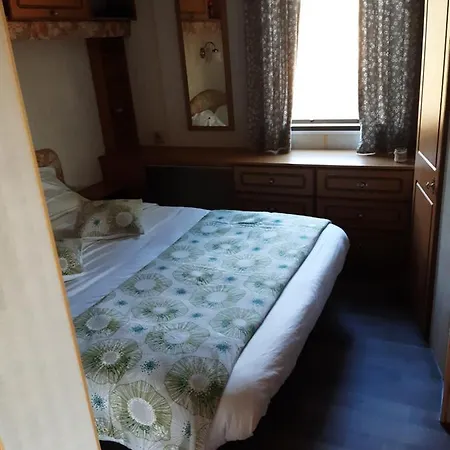 Mobilhome אתר קמפינג *